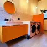 Private Pool In The Heart Of Motor Valley Апартаменты