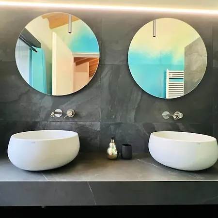 Private Pool In The Heart Of Motor Valley Apartmán *