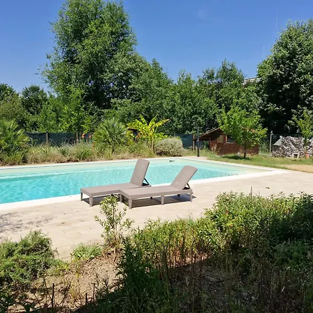 Apartament Private Pool In The Heart Of Motor Valley *