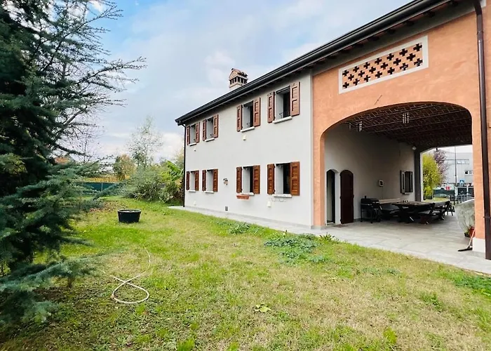 Private Pool In The Heart Of Motor Valley * Formigine